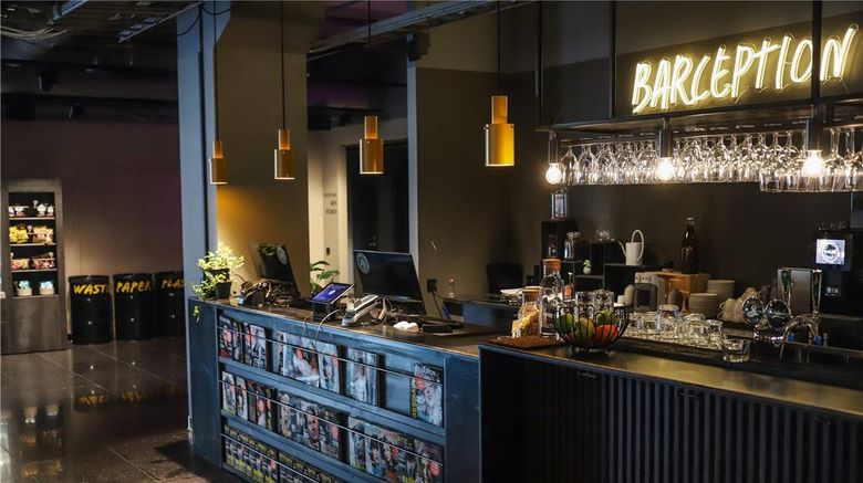 <b>Comfort Hotel Kista Lobby</b>. Images powered by <a href="https://iceportal.shijigroup.com/" title="IcePortal" target="_blank">IcePortal</a>.
