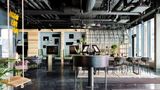 <b>Comfort Hotel Vasteras Lobby</b>. Images powered by <a href="https://iceportal.shijigroup.com/" title="IcePortal" target="_blank">IcePortal</a>.