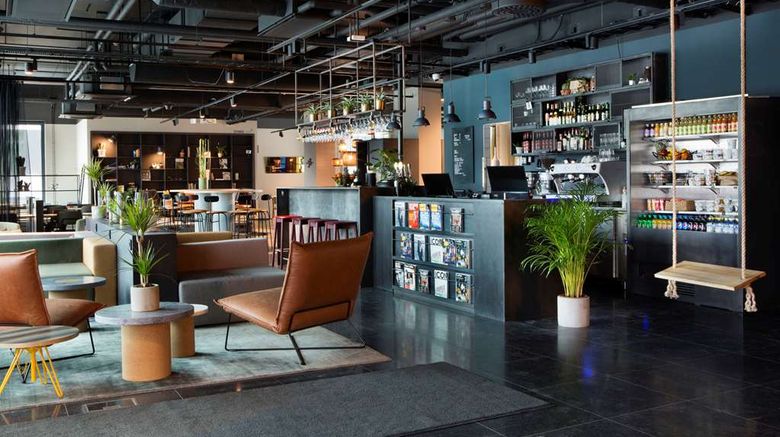 <b>Comfort Hotel Vasteras Lobby</b>. Images powered by <a href="https://iceportal.shijigroup.com/" title="IcePortal" target="_blank">IcePortal</a>.