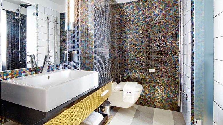 <b>Vox Hotel, an Ascend Hotel Room</b>. Images powered by <a href="https://iceportal.shijigroup.com/" title="IcePortal" target="_blank">IcePortal</a>.