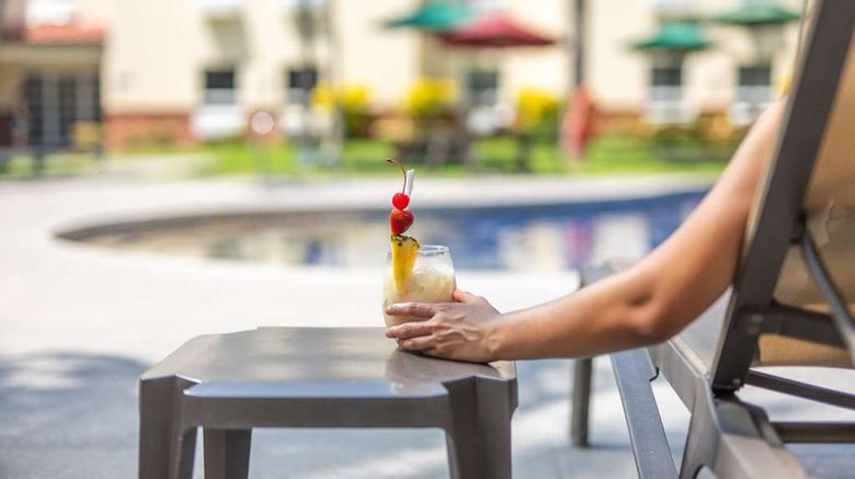 <b>Quality Hotel Real Aeropuerto Pool</b>. Images powered by <a href="https://iceportal.shijigroup.com/" title="IcePortal" target="_blank">IcePortal</a>.