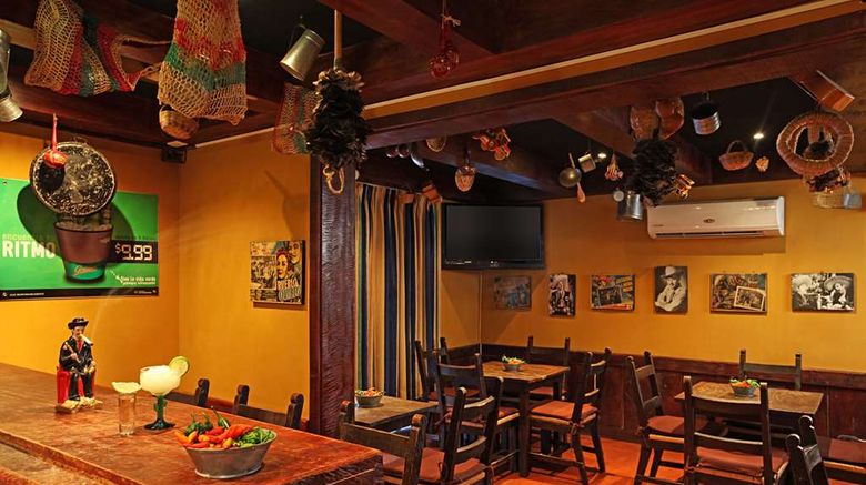 <b>Comfort Inn Real San Miguel Restaurant</b>. Images powered by <a href="https://iceportal.shijigroup.com/" title="IcePortal" target="_blank">IcePortal</a>.