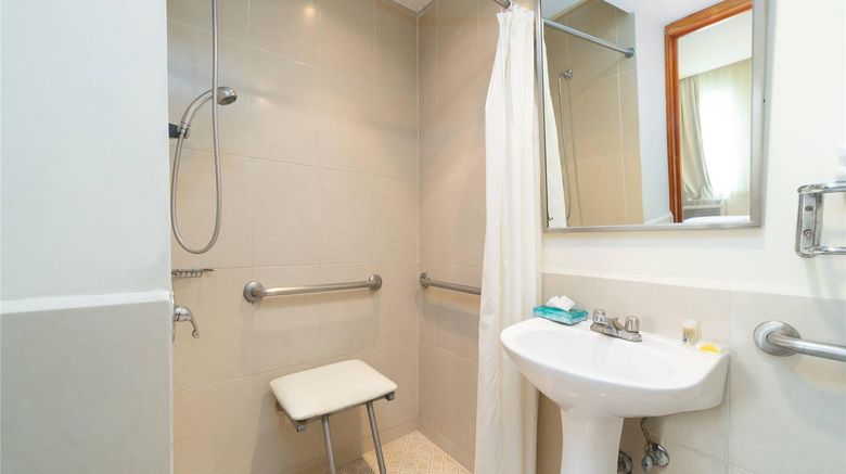 <b>Comfort Inn Real San Miguel Room</b>. Images powered by <a href="https://iceportal.shijigroup.com/" title="IcePortal" target="_blank">IcePortal</a>.