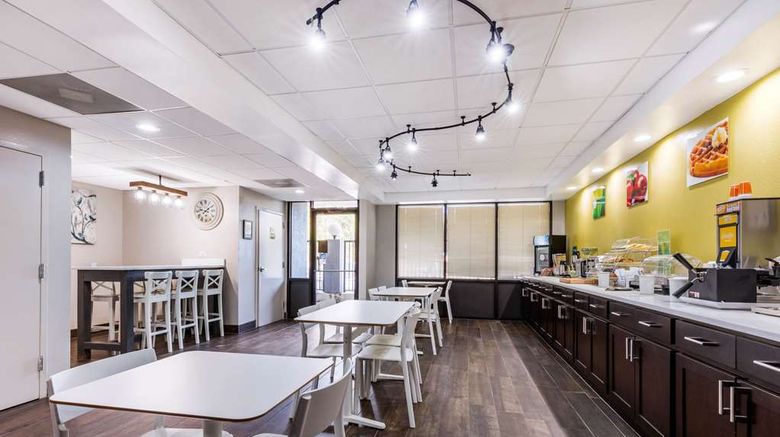 <b>Quality Inn Gordonsville Restaurant</b>. Images powered by <a href="https://iceportal.shijigroup.com/" title="IcePortal" target="_blank">IcePortal</a>.