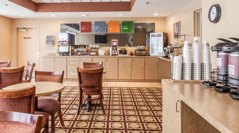 <b>Econo Lodge Newport West Restaurant</b>. Images powered by <a href="https://iceportal.shijigroup.com/" title="IcePortal" target="_blank">IcePortal</a>.