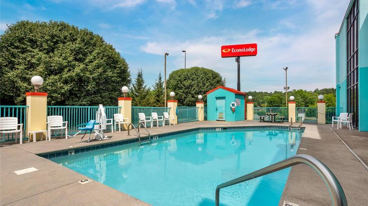 Econo Lodge Newport West Pool