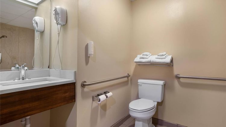 Econo Lodge Newport West Room
