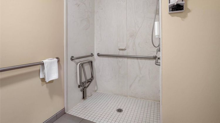 Econo Lodge Newport West Room