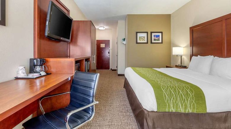 <b>Comfort Inn Room</b>. Images powered by <a href="https://iceportal.shijigroup.com/" title="IcePortal" target="_blank">IcePortal</a>.
