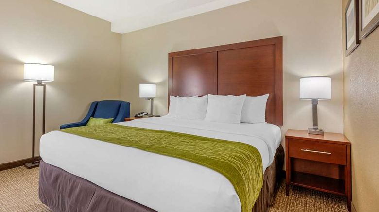 <b>Comfort Inn Room</b>. Images powered by <a href="https://iceportal.shijigroup.com/" title="IcePortal" target="_blank">IcePortal</a>.