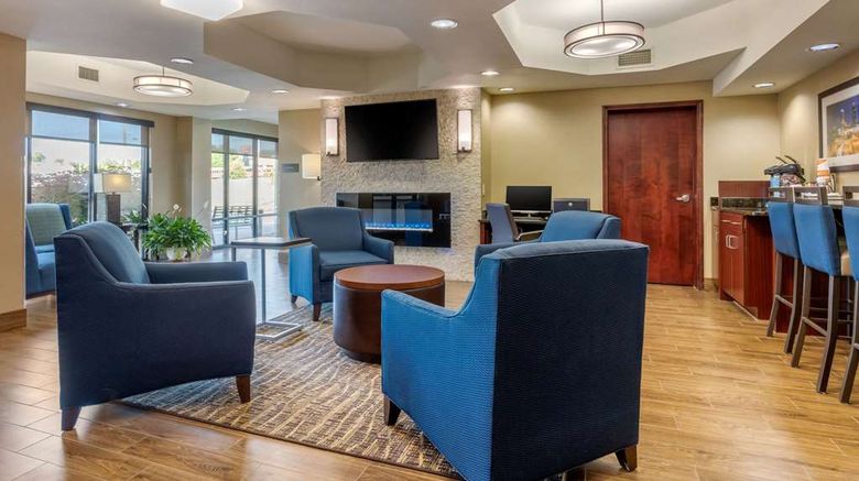 <b>Comfort Inn Lobby</b>. Images powered by <a href="https://iceportal.shijigroup.com/" title="IcePortal" target="_blank">IcePortal</a>.
