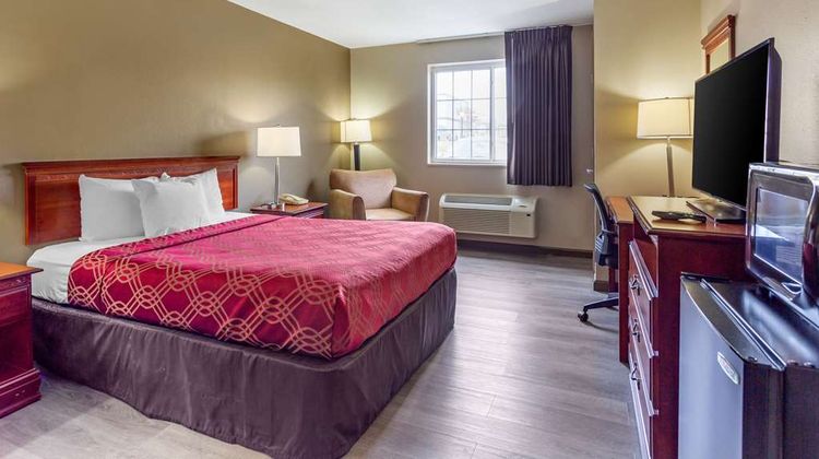 Econo Lodge Inn and Suites Dickson Room