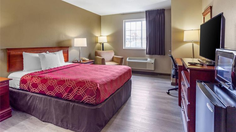 Econo Lodge Inn and Suites Dickson Room