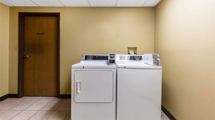 Econo Lodge Inn and Suites Dickson Other