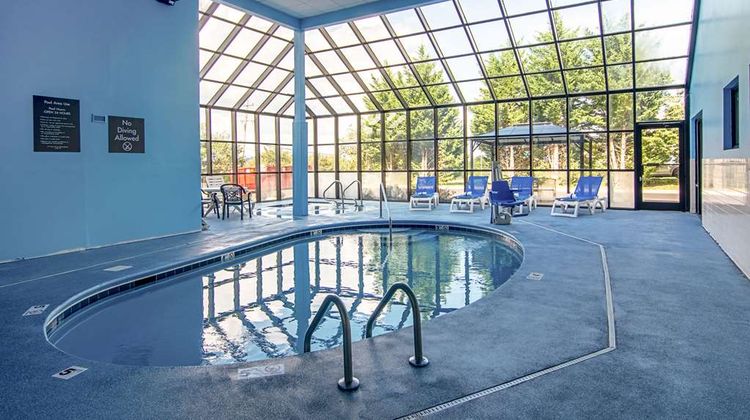Comfort Suites Pool