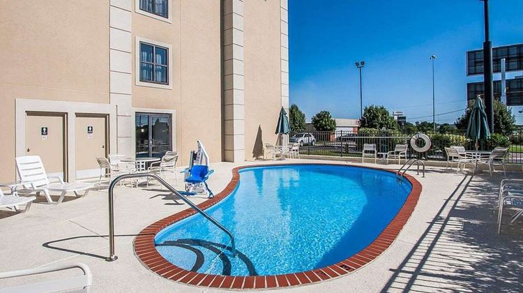 Quality Inn Pool