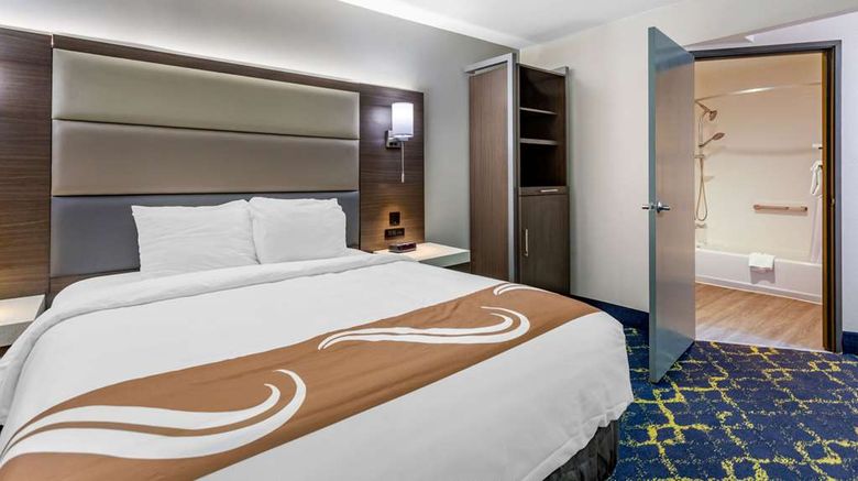 <b>Quality Inn Room</b>. Images powered by <a href="https://iceportal.shijigroup.com/" title="IcePortal" target="_blank">IcePortal</a>.
