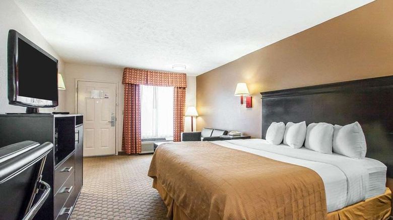 <b>Quality Inn Room</b>. Images powered by <a href="https://iceportal.shijigroup.com/" title="IcePortal" target="_blank">IcePortal</a>.