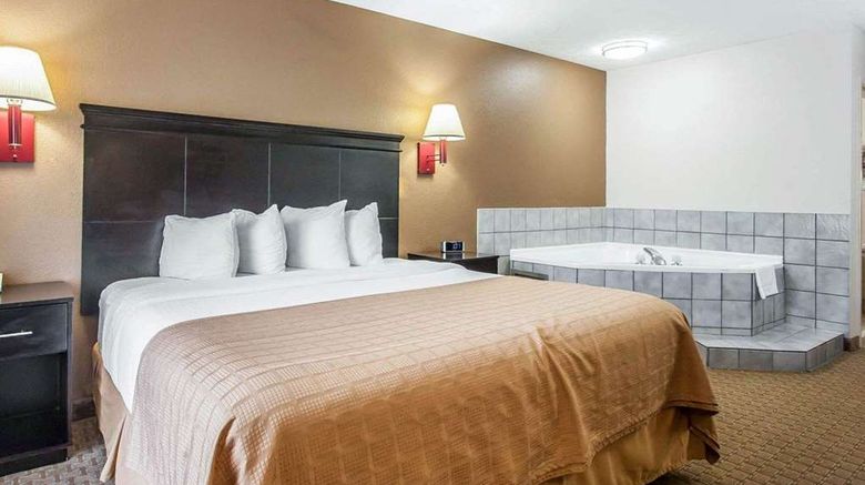 <b>Quality Inn Suite</b>. Images powered by <a href="https://iceportal.shijigroup.com/" title="IcePortal" target="_blank">IcePortal</a>.