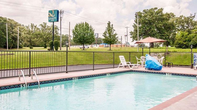 Quality Inn Pool