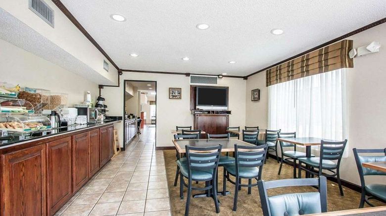 <b>Quality Inn Restaurant</b>. Images powered by <a href="https://iceportal.shijigroup.com/" title="IcePortal" target="_blank">IcePortal</a>.