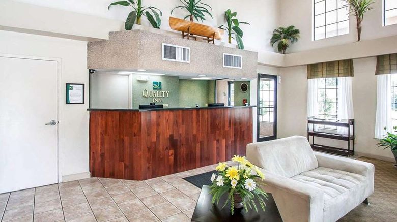 <b>Quality Inn Lobby</b>. Images powered by <a href="https://iceportal.shijigroup.com/" title="IcePortal" target="_blank">IcePortal</a>.