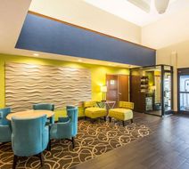 Comfort Suites Lobby