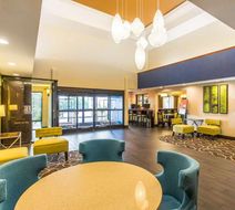 Comfort Suites Lobby