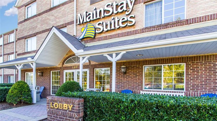 MainStay Suites Brentwood Exterior