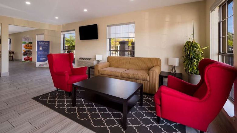 <b>Quality Inn Lobby</b>. Images powered by <a href="https://iceportal.shijigroup.com/" title="IcePortal" target="_blank">IcePortal</a>.