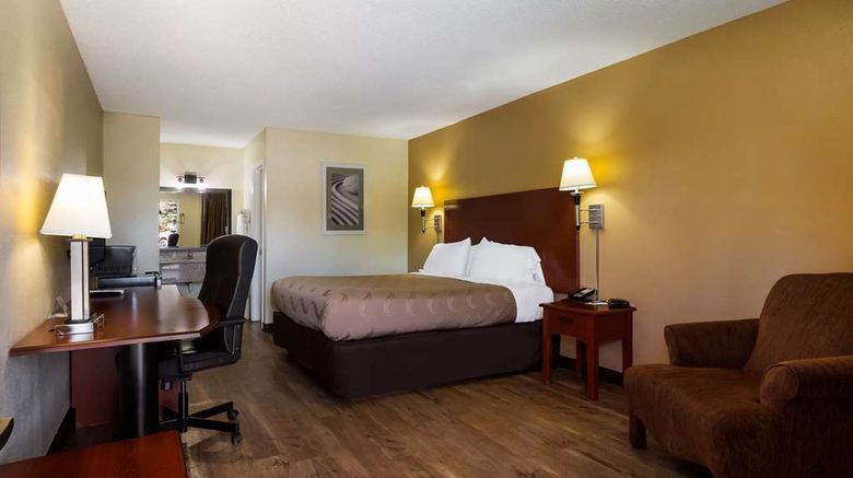 <b>Quality Inn Room</b>. Images powered by <a href="https://iceportal.shijigroup.com/" title="IcePortal" target="_blank">IcePortal</a>.