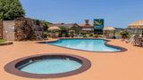 <b>Quality Inn & Suites River Suites Pool</b>. Images powered by <a href="https://iceportal.shijigroup.com/" title="IcePortal" target="_blank">IcePortal</a>.