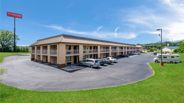 <b>Econo Lodge Inn and Suites Knoxville East Exterior</b>. Images powered by <a href="https://iceportal.shijigroup.com/" title="IcePortal" target="_blank">IcePortal</a>.
