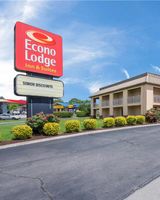 Econo Lodge Inn and Suites Knoxville East