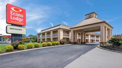 Econo Lodge Inn and Suites Knoxville East