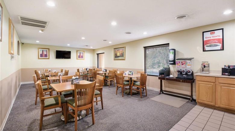 <b>Econo Lodge Inn and Suites Knoxville East Restaurant</b>. Images powered by <a href="https://iceportal.shijigroup.com/" title="IcePortal" target="_blank">IcePortal</a>.
