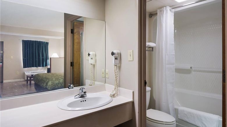 <b>Econo Lodge Inn and Suites Knoxville East Room</b>. Images powered by <a href="https://iceportal.shijigroup.com/" title="IcePortal" target="_blank">IcePortal</a>.
