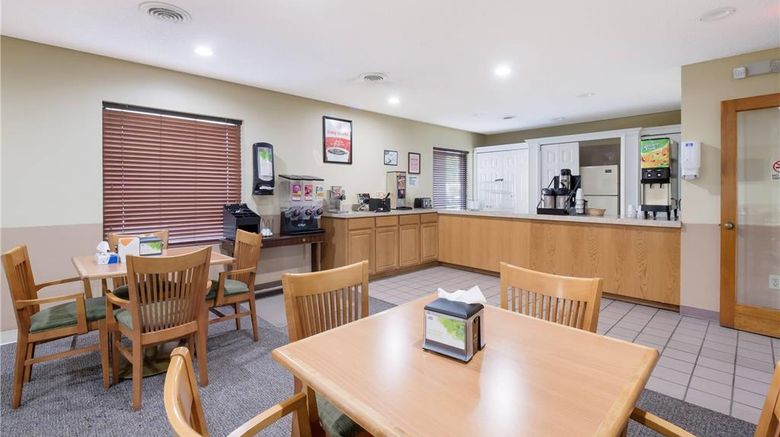 <b>Econo Lodge Inn and Suites Knoxville East Restaurant</b>. Images powered by <a href="https://iceportal.shijigroup.com/" title="IcePortal" target="_blank">IcePortal</a>.