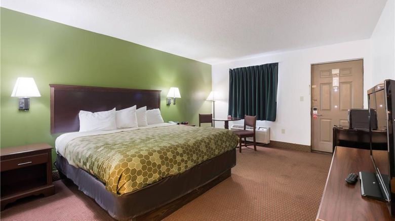 <b>Econo Lodge Inn and Suites Knoxville East Room</b>. Images powered by <a href="https://iceportal.shijigroup.com/" title="IcePortal" target="_blank">IcePortal</a>.