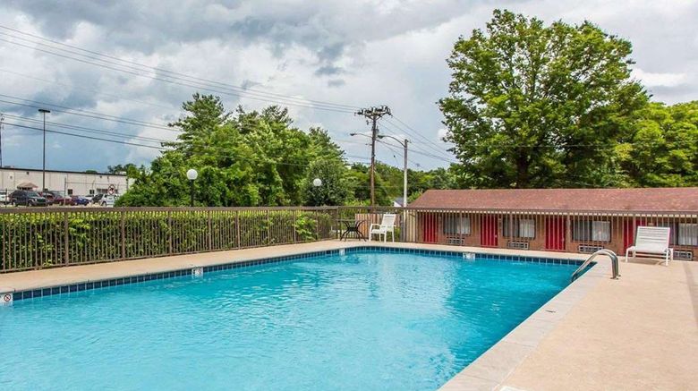 <b>Econo Lodge Nashville North Pool</b>. Images powered by <a href="https://iceportal.shijigroup.com/" title="IcePortal" target="_blank">IcePortal</a>.