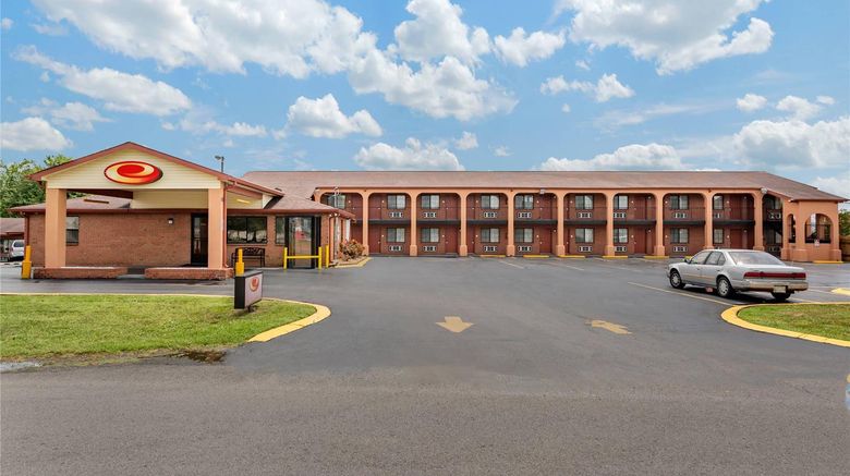 <b>Econo Lodge Nashville North Exterior</b>. Images powered by <a href="https://iceportal.shijigroup.com/" title="IcePortal" target="_blank">IcePortal</a>.