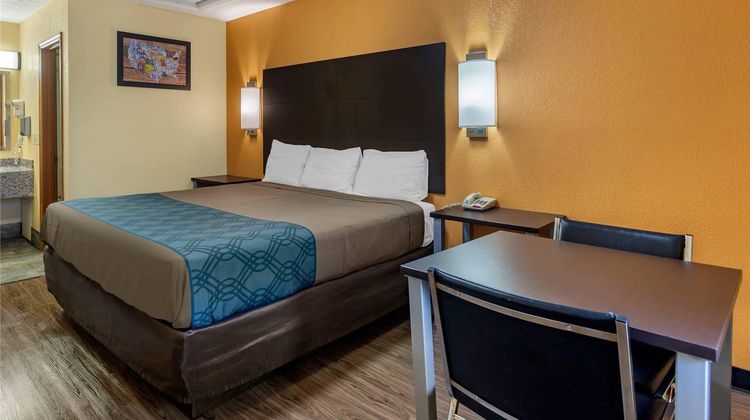Econo Lodge Nashville North Room