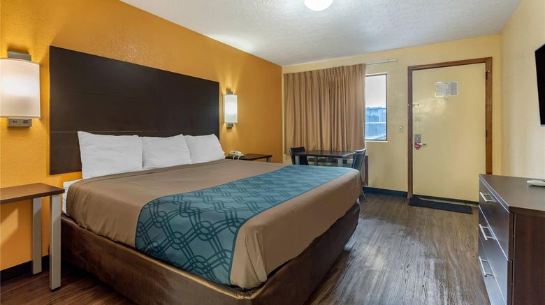 <b>Econo Lodge Nashville North Room</b>. Images powered by <a href="https://iceportal.shijigroup.com/" title="IcePortal" target="_blank">IcePortal</a>.