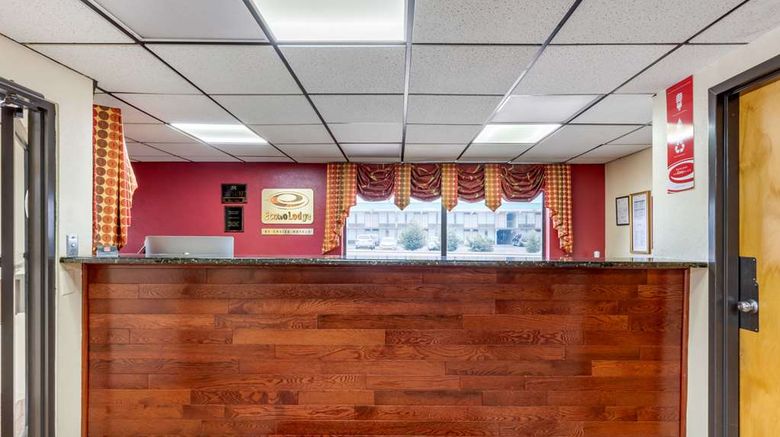 <b>Econo Lodge Chattanooga Northeast - Ooltewah Lobby</b>. Images powered by <a href="https://iceportal.shijigroup.com/" title="IcePortal" target="_blank">IcePortal</a>.