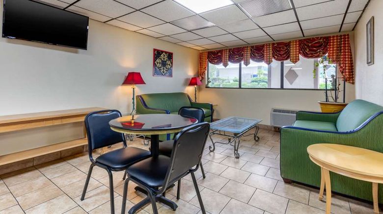 <b>Econo Lodge Chattanooga Northeast - Ooltewah Lobby</b>. Images powered by <a href="https://iceportal.shijigroup.com/" title="IcePortal" target="_blank">IcePortal</a>.