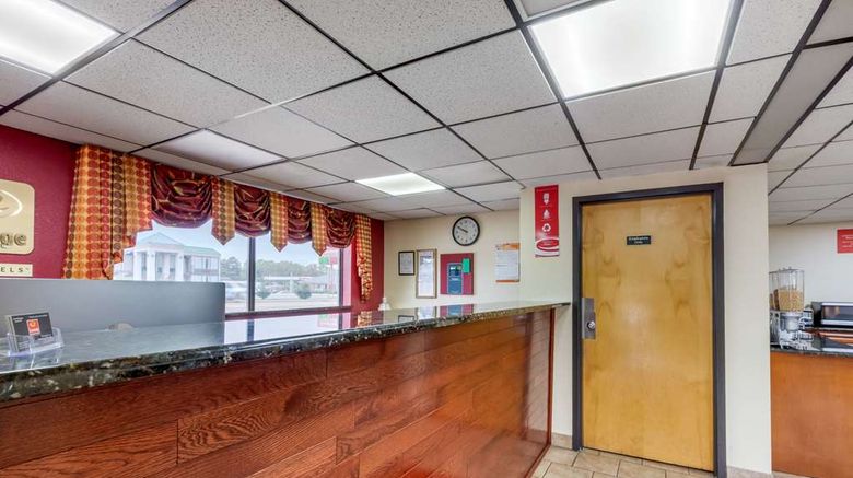 <b>Econo Lodge Chattanooga Northeast - Ooltewah Lobby</b>. Images powered by <a href="https://iceportal.shijigroup.com/" title="IcePortal" target="_blank">IcePortal</a>.