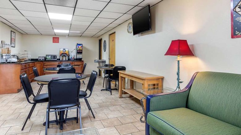 <b>Econo Lodge Chattanooga Northeast - Ooltewah Lobby</b>. Images powered by <a href="https://iceportal.shijigroup.com/" title="IcePortal" target="_blank">IcePortal</a>.