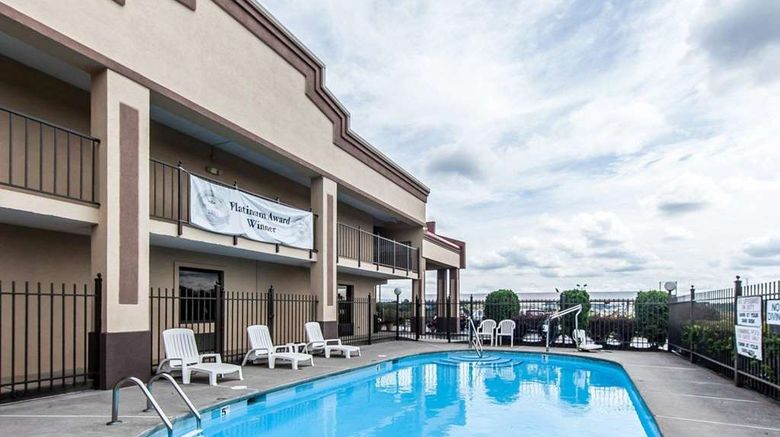 <b>Econo Lodge Lenoir City Pool</b>. Images powered by <a href="https://iceportal.shijigroup.com/" title="IcePortal" target="_blank">IcePortal</a>.