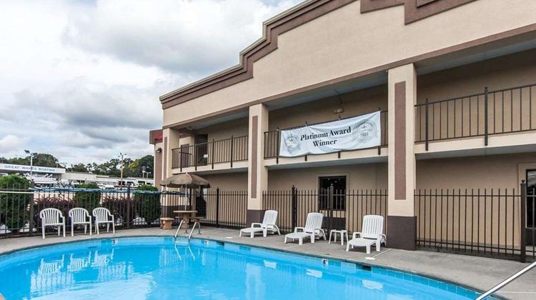 Econo Lodge Lenoir City Pool