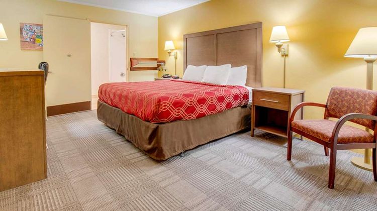 Econo Lodge Lenoir City Room
